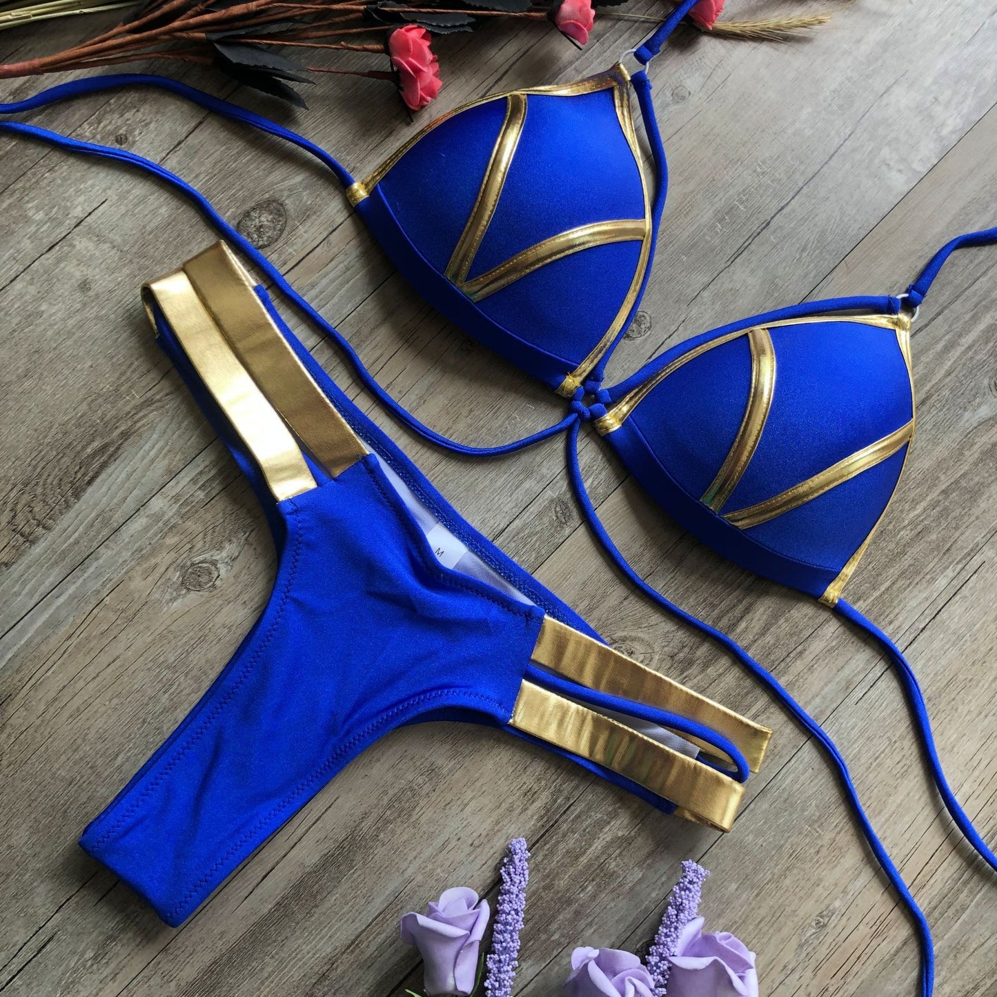 Bronzing bikini trendy
