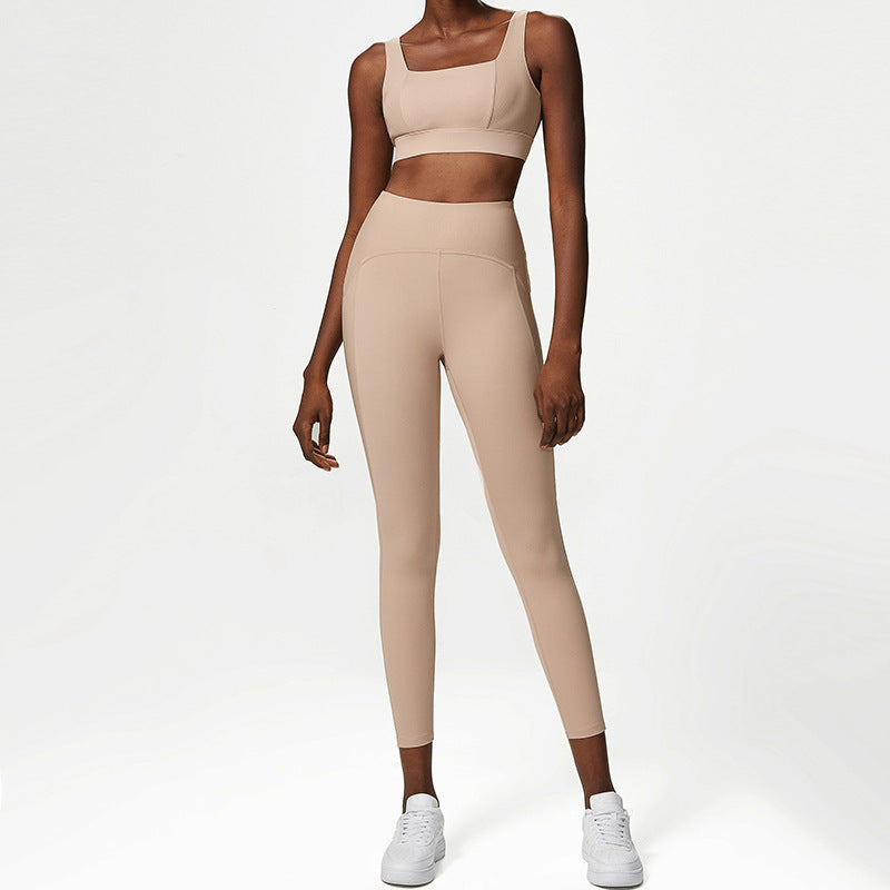 Women’s Workout Wear: Wholesome Yoga Clothing Suits for Nude Fitness