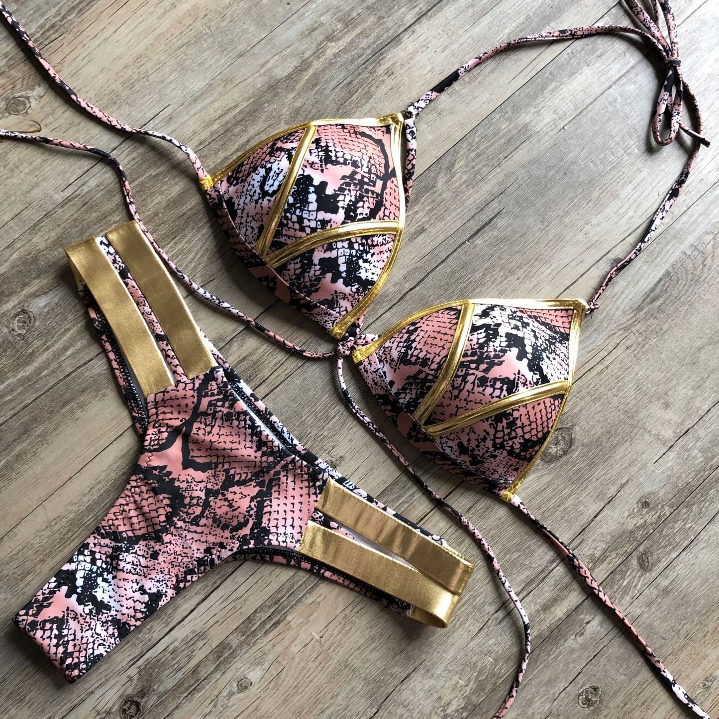 Bronzing bikini trendy
